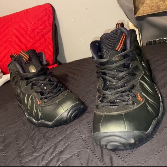 Nike Black and Orange Athletic Shoes - Picture 1 of 5